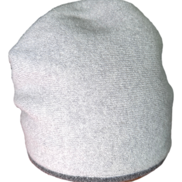 Strickmütze mit farbigen Rand
