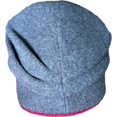 Strickmütze mit farbigen Rand